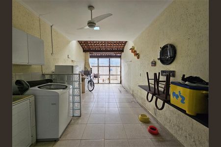 22_photo/94d1fe11d1.e1d2c46bde3eb79c-ATLAS-51bf2ce5-6610-4053-a3e0-be5d8f0f987a.jpg de casa à venda com 3 quartos, 79m² em Jardim Las Palmas, Guarujá