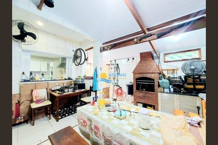 12_photo/94d1fe11ed.dc7f9bd34fcb90b1-ATLAS-013eae1f-1553-4b20-957e-c7fc3eee1f86.jpg de casa à venda com 3 quartos, 150m² em Jardim Las Palmas, Guarujá