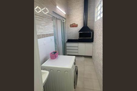 10_photo/94d1fe121f.b5da8a9e89e1b846-ATLAS-7a16401d-4343-4a75-9bfc-95bdf5e3f5f7.jpg de casa à venda com 2 quartos, 70m² em Jardim Las Palmas, Guarujá