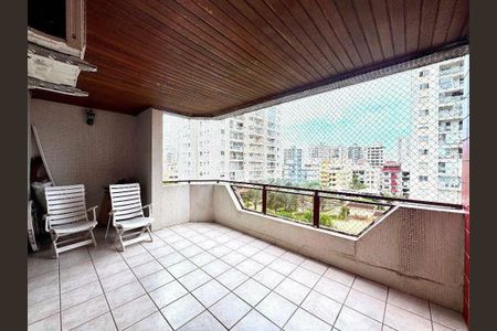 13_photo/94d1fe125d.1d9bae51384b83f0-ATLAS-d49357a8-fffe-414b-a1a5-ad56d077599b.jpg de apartamento à venda com 3 quartos, 196m² em Jardim Las Palmas, Guarujá