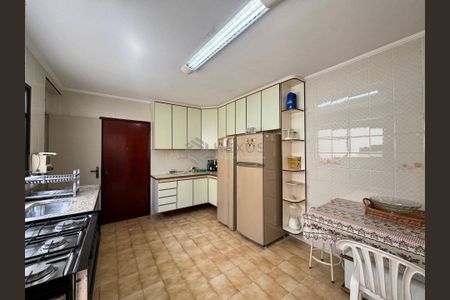 6_photo/94d1fe12a5.dc8bbd111761e841-ATLAS-19d7e2c3-6d97-454a-ab12-261d146bbef0.jpg de apartamento à venda com 3 quartos, 180m² em Jardim Las Palmas, Guarujá