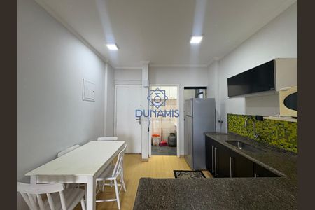 8_photo/94d1fe12ab.a755ca55cce435ca-ATLAS-8a8fe2c9-0d64-4eb0-97b6-ae2134d38e57.jpg de apartamento para alugar com 1 quarto, 70m² em Jardim Las Palmas, Guarujá