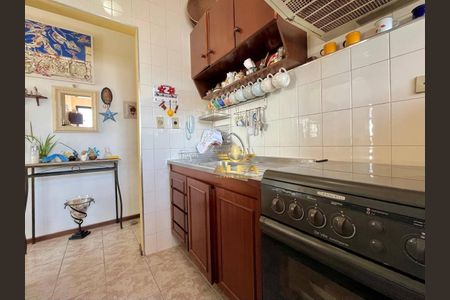 17_photo/94d1fe1311.64d6b1f9aef3fbcc-ATLAS-ca07c934-883f-47d5-97a9-19799eb70c5f.jpg de apartamento à venda com 1 quarto, 50m² em Jardim Las Palmas, Guarujá