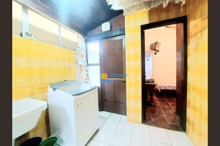 12_photo/94d1fe1317.7113177b53e933c2-ATLAS-c866fbc1-dc3a-47a3-9d5c-e487031bacfc.jpg de casa à venda com 5 quartos, 204m² em Jardim Las Palmas, Guarujá