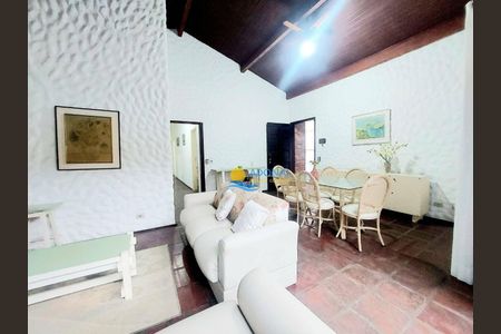 7_photo/94d1fe1317.758c0124b7f0874f-ATLAS-244fd3f2-deff-4116-97e0-a243d799e7af.jpg de casa à venda com 5 quartos, 204m² em Jardim Las Palmas, Guarujá