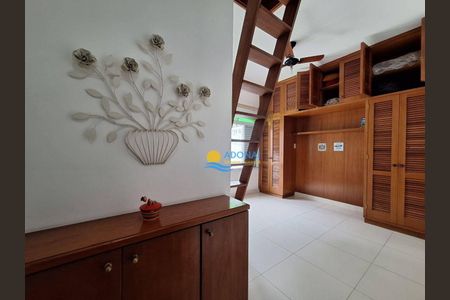 2_photo/94d1fe1333.8a734c1c2a3b006e-ATLAS-9c3a85b5-d887-4aed-be4d-30cd5f3ab102.jpg de casa à venda com 5 quartos, 240m² em Jardim Las Palmas, Guarujá