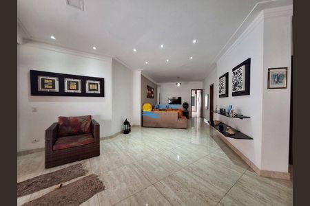 4_photo/94d1fe1333.8a734c1c2a3b006e-ATLAS-fb651d1b-ebd9-40f0-a24b-a7660f0625d7.jpg de casa à venda com 5 quartos, 240m² em Jardim Las Palmas, Guarujá