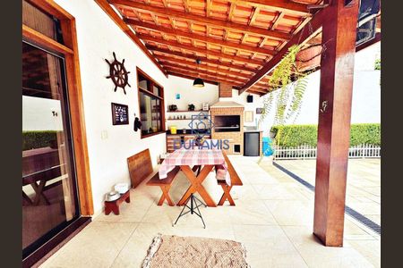 8_photo/94d1fe1335.1168d7f35de77434-ATLAS-b4b66746-db78-43b3-9bed-7eb6e49fd9b0.jpg de casa à venda com 8 quartos, 250m² em Jardim Las Palmas, Guarujá