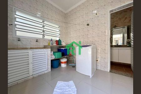 11_photo/94d1fe133b.8647288faaf49ba9-ATLAS-aad4e03c-2a85-48da-8a37-9fbbd7f0261d.jpg de casa à venda com 4 quartos, 215m² em Jardim Las Palmas, Guarujá