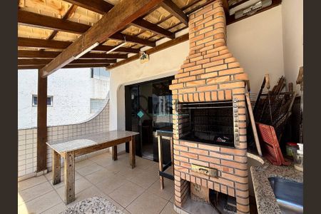 13_photo/94d1fe1357.ec621b4ce42321f0-ATLAS-cdd0d9fd-7b03-44e8-ab0a-0e75d29e87d6.jpg de apartamento à venda com 2 quartos, 120m² em Jardim Asturias, Guarujá