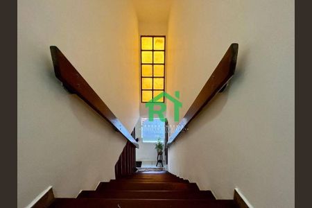 2_photo/94d1fe1377.7954feb32d1ae247-ATLAS-41fcf4ad-c3ac-4d3b-a25d-ccc327800c8b.jpg de casa à venda com 4 quartos, 180m² em Jardim Las Palmas, Guarujá