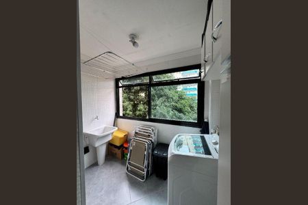 29_photo/94d1fe13d9.6c94516e97cc8a53-ATLAS-a1dd8c94-ed14-488a-b433-4cb4d69227c2.jpg de apartamento à venda com 2 quartos, 90m² em Jardim Las Palmas, Guarujá