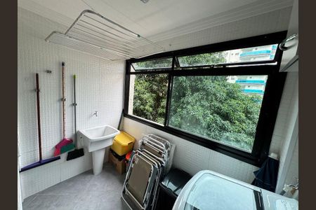 37_photo/94d1fe13d9.6c94516e97cc8a53-ATLAS-edbda4d0-dc36-4e9d-a783-ac29c64552ab.jpg de apartamento à venda com 2 quartos, 90m² em Jardim Las Palmas, Guarujá