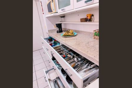 55_photo/94d1fe15b7.f9fd596f8c1c84e9-ATLAS-e806d30d-d332-48db-8f68-36b93c2c5227.jpg de apartamento à venda com 4 quartos, 200m² em Centro, Guarujá