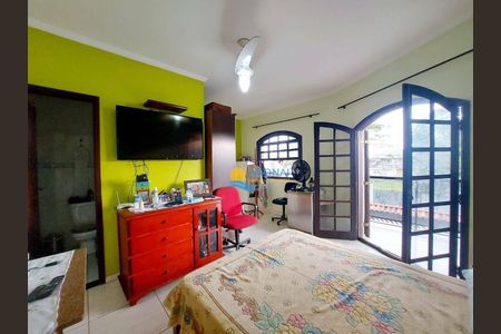 8_photo/94d1fe1b63.e6e1c947b02cf8fb-ATLAS-cfdb8b9d-eb70-48db-831d-9da2ceed58a5.jpg de casa à venda com 5 quartos, 230m² em Vila Santa Rosa, Guarujá