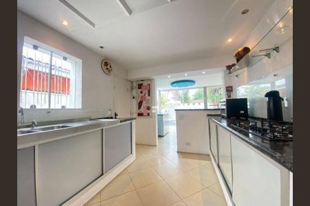 9_photo/94d1fe1e65.05acccb2dbb53537-ATLAS-3121adb7-7e2a-4148-b36d-7721c8bb3c89.jpg de casa à venda com 7 quartos, 499m² em Jardim Primavera, Guarujá