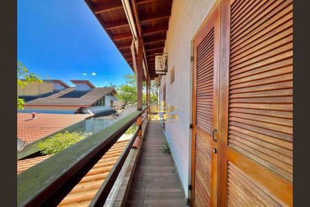 20_photo/94d1fe1e71.d3a61fbdc1ec7da8-ATLAS-b97b180e-37c1-4988-a6b9-d7a1c36b7a02.jpg de casa à venda com 6 quartos, 185m² em Jardim Primavera, Guarujá