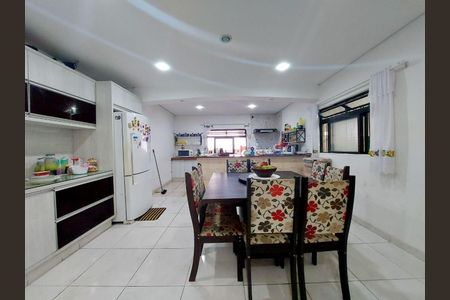 3_photo/94d1fe1e99.e30982bd74be4cb2-ATLAS-81324273-e493-48eb-ac37-d8f44ba4fc98.jpg de casa à venda com 3 quartos, 282m² em Jardim Primavera, Guarujá