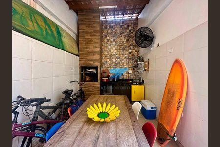 6_photo/94d1fe1ea5.8c2ca795ebaebe51-ATLAS-52f5f6d6-edb9-4bdd-b9a7-525ddb14fb27.jpg de casa à venda com 2 quartos, 95m² em Jardim Primavera, Guarujá