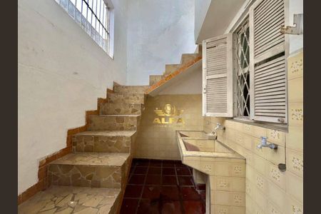 4_photo/94d1fe207f.5b63f18bcccc212e-ATLAS-1db6d3a7-1434-4e8a-86e0-5bb4d49ca7e8.jpg de casa à venda com 7 quartos, 270m² em Vila Santo Antônio, Guarujá