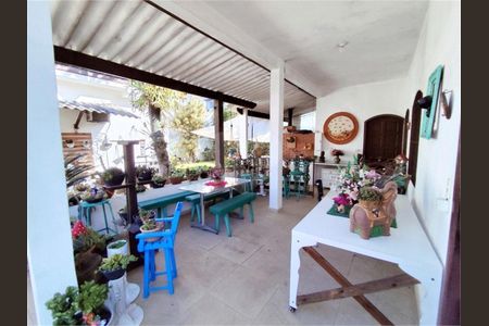 10_photo/94d1fe25f1.dc7b031a1d7e8bb1-ATLAS-0bf095b8-b111-46c1-b245-3bac8e18f854.jpg de casa à venda com 4 quartos, 585m² em Centro, Guarujá