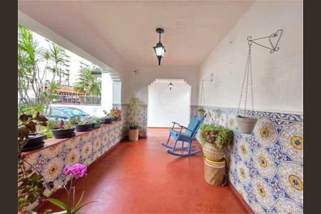 4_photo/94d1fe25f1.dc7b031a1d7e8bb1-ATLAS-0f0a43fd-b2d9-46da-b874-2b108bb05f5b.jpg de casa à venda com 4 quartos, 585m² em Centro, Guarujá