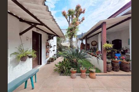 4_photo/94d1fe25f1.dc7b031a1d7e8bb1-ATLAS-188ef419-d44e-4521-8a96-7b9b03ce3fe7.jpg de casa à venda com 4 quartos, 585m² em Centro, Guarujá
