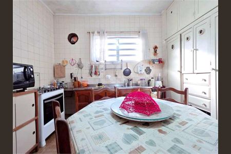 31_photo/94d1fe25f1.dc7b031a1d7e8bb1-ATLAS-5db27f86-bad6-4657-ad4e-b1b70900d4cd.jpg de casa à venda com 4 quartos, 585m² em Centro, Guarujá