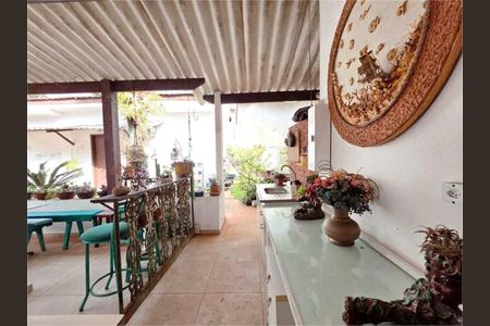 7_photo/94d1fe25f1.dc7b031a1d7e8bb1-ATLAS-81b4208b-d263-492c-a78f-4421143acda4.jpg de casa à venda com 4 quartos, 585m² em Centro, Guarujá