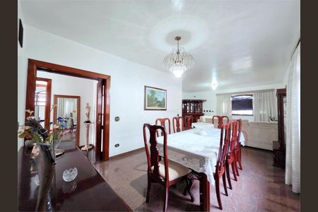 2_photo/94d1fe25f5.6c5c93e045adfc60-ATLAS-0a12f389-d061-43b1-8c2b-7f32579c4bd1.jpg de casa à venda com 3 quartos, 245m² em Centro, Guarujá