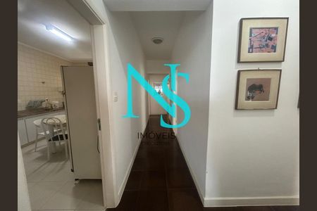 10_photo/94d1fe28b1.ee972390c8f55b6c-ATLAS-1f3a8abc-3ba2-4902-b2ac-0a42cb041a5a.jpg de casa à venda com 6 quartos, 300m² em Vila Maia, Guarujá