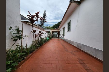 17_photo/94d1fe28e7.2d257ce0050a8e83-ATLAS-a058e593-b8a5-4682-b839-30a025aa18c9.jpg de casa à venda com 3 quartos, 301m² em Jardim Ideal, Guarujá