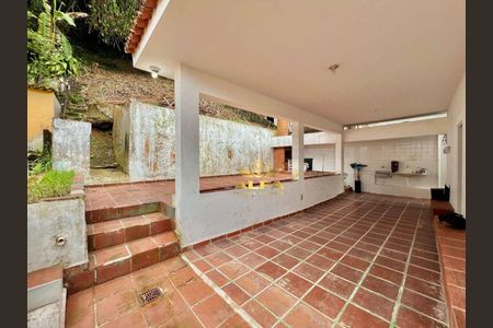 2_photo/94d1fe294b.f7e81ba1849dc159-ATLAS-2f1bdd7f-4a98-485e-8ce8-d582f6513360.jpg de casa à venda com 4 quartos, 235m² em Vila Maia, Guarujá