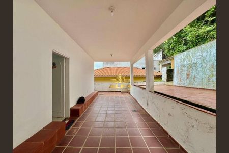 5_photo/94d1fe294b.f7e81ba1849dc159-ATLAS-302cb7c4-56ca-4955-b7cd-964a0cae7d3a.jpg de casa à venda com 4 quartos, 235m² em Vila Maia, Guarujá