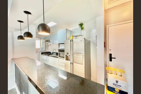 2_photo/94d1fe2d2d.4e29f02ab5dde99f-ATLAS-a9aa5e3f-1756-48bc-a753-4b1d39f171a2.jpg de apartamento à venda com 3 quartos, 93m² em Jardim Tejereba, Guarujá