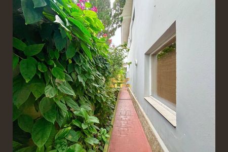 4_photo/94d1fe2d4f.ccfc4206416b8ccb-ATLAS-4f6af9ea-3983-48f7-b4b0-df9e2b680548.jpg de casa à venda com 5 quartos, 350m² em Jardim Tejereba, Guarujá