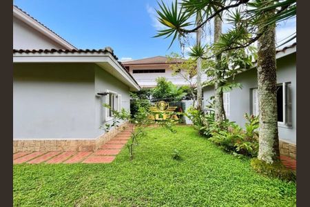 43_photo/94d1fe2d4f.ccfc4206416b8ccb-ATLAS-526bb2aa-f0ec-452f-90d2-a5e1e3a2e363.jpg de casa à venda com 5 quartos, 350m² em Jardim Tejereba, Guarujá