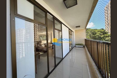 12_photo/94d1fe2e0d.2a5b35e0f429da21-ATLAS-901c5384-34aa-4650-b3f0-22da128dd3ea.jpg de apartamento à venda com 4 quartos, 250m² em Centro, Guarujá