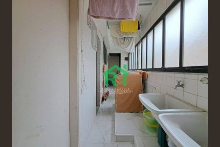 11_photo/94d1fe2e37.2dbad5feb672ec42-ATLAS-d0ee7fb8-2f75-48e6-9e9c-b5891793da35.jpg de apartamento à venda com 4 quartos, 220m² em Centro, Guarujá