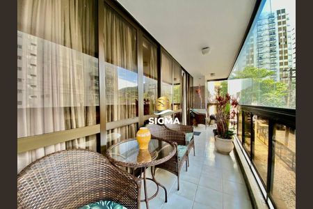 12_photo/94d1fe2e37.6c8e35c674eb8ee1-ATLAS-d58ed7e6-8931-440e-be73-072b2561bdc8.jpg de apartamento à venda com 5 quartos, 216m² em Centro, Guarujá