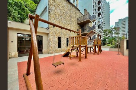 48_photo/94d1fe2e6f.e343deb1afa167cb-ATLAS-ac4f6446-67d4-4c83-beae-e607a4b7994a.jpg de apartamento à venda com 3 quartos, 137m² em Centro, Guarujá