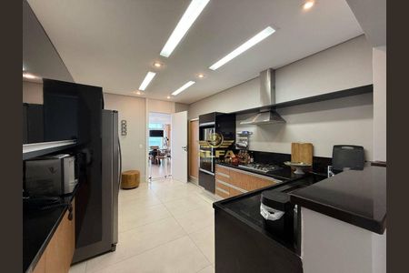 29_photo/94d1fe31fd.10f46b05a8b1f253-ATLAS-5da06cd3-039b-40f0-bdb2-a09db9caab28.jpg de apartamento à venda com 3 quartos, 255m² em Centro, Guarujá