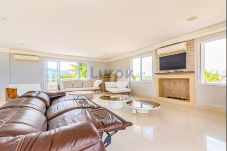 2_photo/94d1fe3285.e5c1dbf3952ec410-ATLAS-06853e43-8db5-44f0-9a96-e872655cb9d0.jpg de casa à venda com 5 quartos, 700m² em Jardim Tejereba, Guarujá