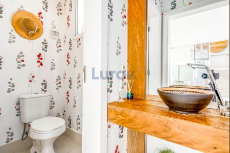 8_photo/94d1fe3285.e5c1dbf3952ec410-ATLAS-9cb4b97b-670c-49f8-a1aa-4e4ee5f8cffc.jpg de casa à venda com 5 quartos, 700m² em Jardim Tejereba, Guarujá