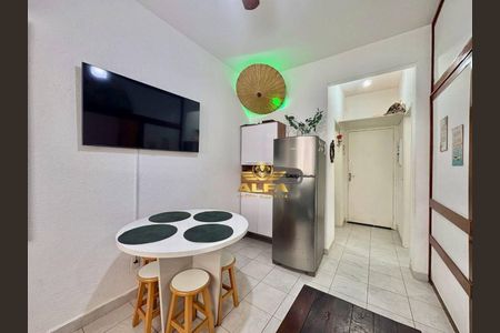 4_photo/94d1fe3b4f.64f3faeff94f8042-ATLAS-7e955631-eee6-4cd8-99d8-a7522ed6896f.jpg de kitnet/studio à venda com 1 quarto, 35m² em Centro, Guarujá