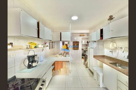 31_photo/94d1fe3cf7.0c025afe2e0c16d9-ATLAS-b7619714-cf07-4eae-a5eb-f199f8d72f3c.jpg de apartamento à venda com 3 quartos, 180m² em Centro, Guarujá