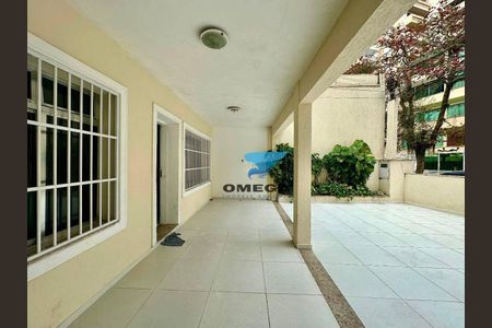 5_photo/94d1fe6adf.8ee9dd5d935ee125-ATLAS-a3e235e0-edab-4ed7-bab6-37fdcf9bdf2a.jpg de casa à venda com 3 quartos, 300m² em Vila Alzira, Guarujá