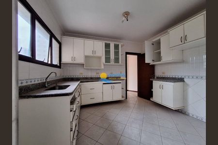 12_photo/94d1fe6b2d.19e61eb5957db9b2-ATLAS-809f61c5-6534-41fc-8a74-50c987ee36d6.jpg de apartamento à venda com 4 quartos, 180m² em Vila Alzira, Guarujá