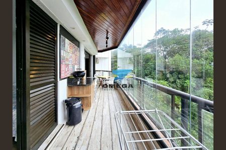 8_photo/94d1fe6b6b.6f3d6ec0f689087b-ATLAS-36de7d65-9b96-44a5-a8a7-2bb18f3ccb07.jpg de apartamento à venda com 4 quartos, 220m² em Tombo, Guarujá