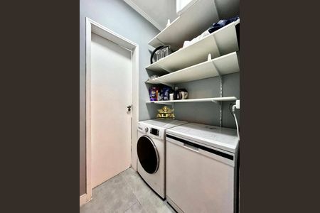 4_photo/94d1fe6c57.a56728d3b62dcab9-ATLAS-d0d9ef89-d9b8-4204-83c3-b42e5c581b42.jpg de apartamento à venda com 1 quarto, 55m² em Jardim Las Palmas, Guarujá